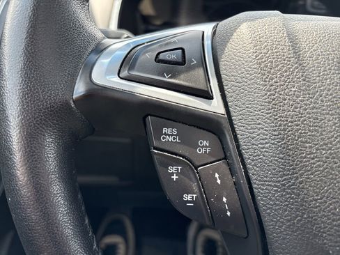 Used 2018 Ford Edge Titanium w/ Equipment Group 302A AWD/4WD image 22