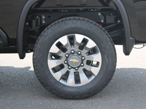 New 2026 Chevrolet Silverado 2500 Custom w/ Custom Value Package AWD/4WD image 17