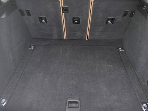 Used 2023 Porsche Macan Turbo image 35