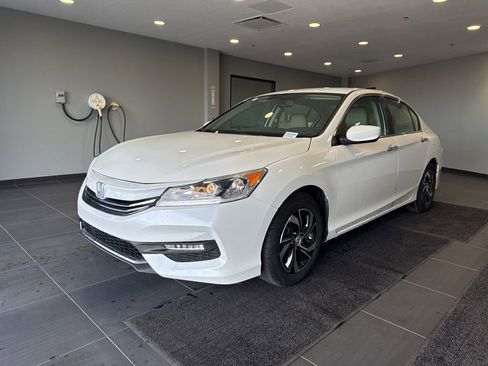 Used 2017 Honda Accord LX image 1