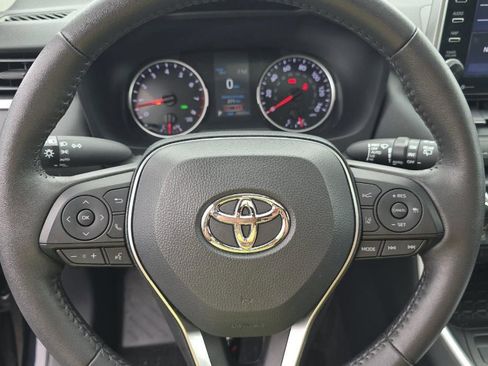 Used 2022 Toyota RAV4 XLE AWD/4WD image 7