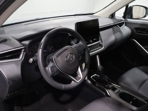 Used 2023 Toyota Corolla Cross LE w/ Moonroof Package image 16