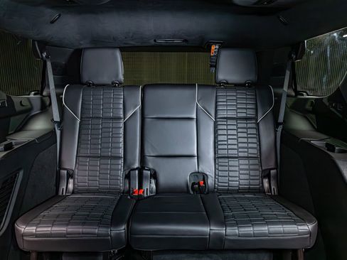 Used 2025 Cadillac Escalade Sport Platinum w/ LPO, ONYX Package image 25