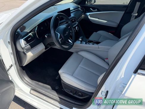 Used 2022 Genesis G70 2.0T RWD image 13