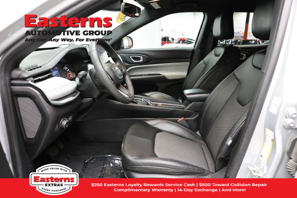 Used 2024 Jeep Compass Latitude AWD/4WD image 14
