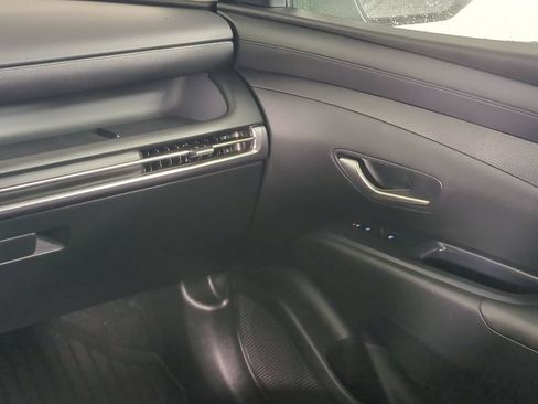 Used 2025 Hyundai Tucson SE FWD image 19