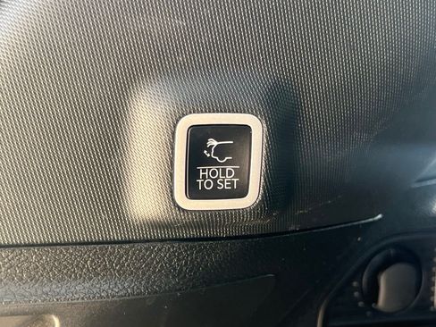 Used 2023 Jeep Grand Cherokee Altitude AWD/4WD image 16