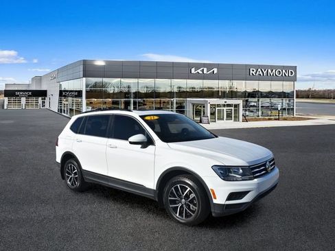 Used 2021 Volkswagen Tiguan SE FWD image 1