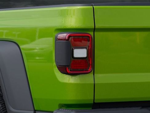 New 2025 Jeep Gladiator Sport image 9