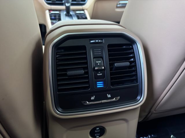 Certified 2026 Porsche Macan AWD/4WD image 24