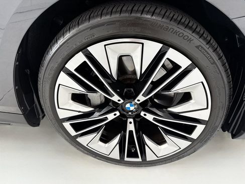Used 2026 BMW i5 eDrive40 w/ Premium Package RWD image 31