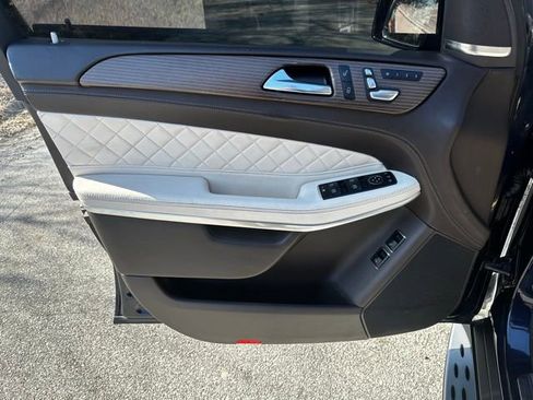 Used 2018 Mercedes-Benz GLS 550 4MATIC image 10