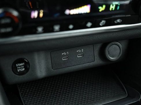 Used 2024 Nissan Rogue SV image 38