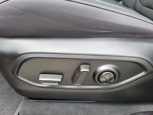 Used 2025 Jeep Grand Cherokee Laredo X RWD image 20
