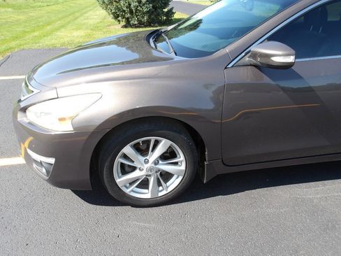 Used 2014 Nissan Altima 2.5 SL w/ Moonroof Package FWD image 31