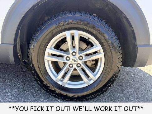 Used 2023 Ford Explorer XLT w/ Equipment Group 202A AWD/4WD image 11