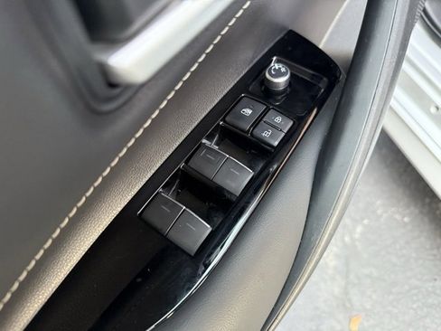 Used 2021 Toyota Corolla SE w/ Carpet Mat Package (TMS) image 25