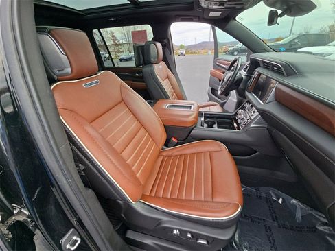 Used 2023 GMC Yukon XL Denali Ultimate image 32