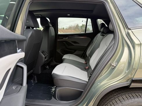 New 2026 Volkswagen Tiguan SE R-Line AWD/4WD image 17