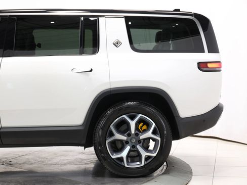 Used 2024 Rivian R1S Adventure AWD/4WD image 10