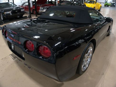 Used 2002 Chevrolet Corvette w/ Preferred Equipment Group2 image 5