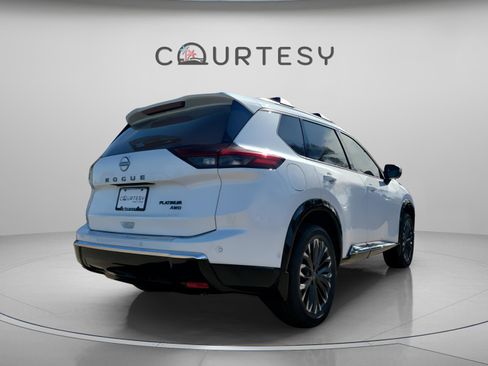 New 2026 Nissan Rogue Platinum image 4