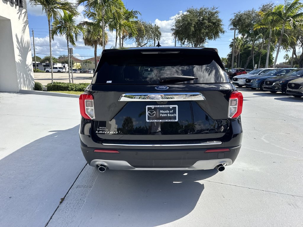 Used 2023 Ford Explorer Limited w/ Limited Technology Package RWD image 2