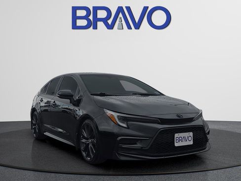 Used 2024 Toyota Corolla SE FWD image 2