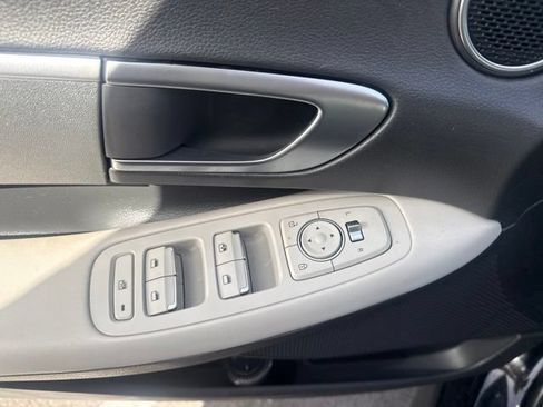 Used 2025 Hyundai Sonata SE FWD image 11