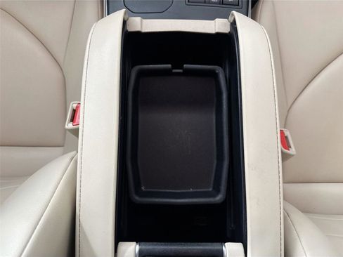 Used 2023 Toyota Highlander XLE image 36