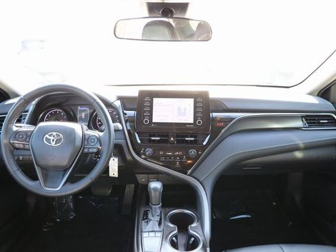 Certified 2022 Toyota Camry SE image 11