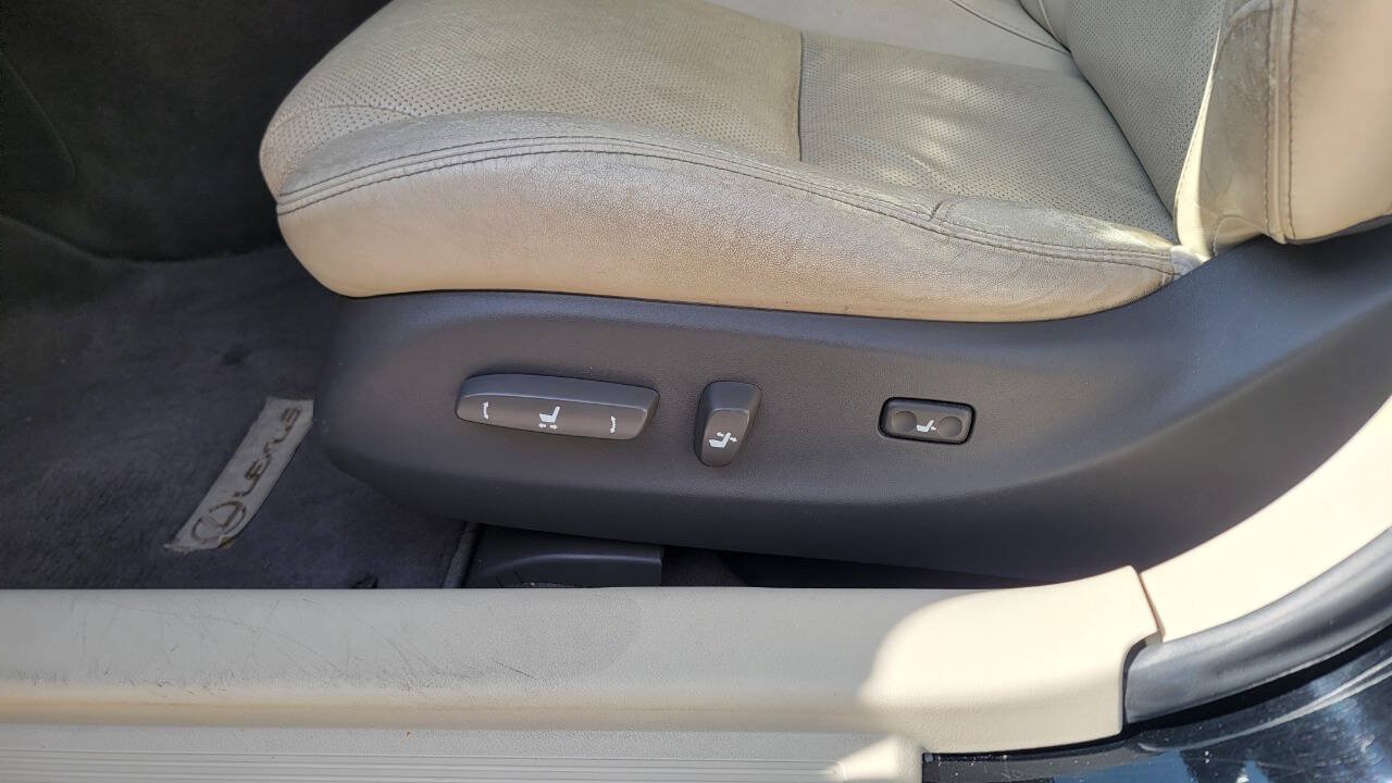 Used 2010 Lexus IS 250 w/ Preferred Accessory Package RWD image 17