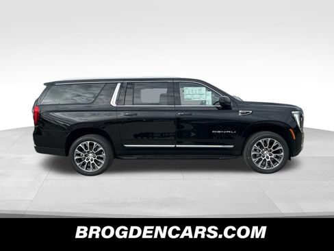 New 2026 GMC Yukon XL Denali image 3