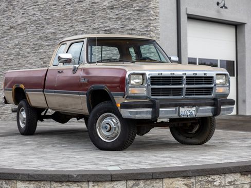 Used 1993 Dodge D/W Truck 250 image 1