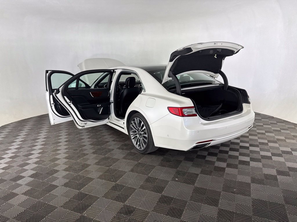 Used 2018 Lincoln Continental Select AWD/4WD image 18