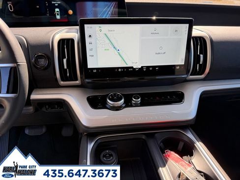 Used 2025 Ford Expedition Active AWD/4WD image 18