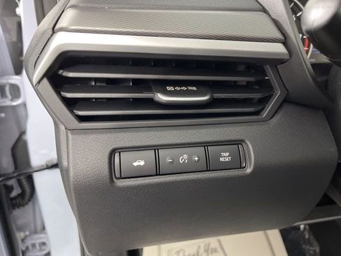 New 2025 Nissan Altima 2.5 SR image 31