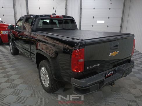 Used 2017 Chevrolet Colorado LT w/ LT Convenience Package AWD/4WD image 9