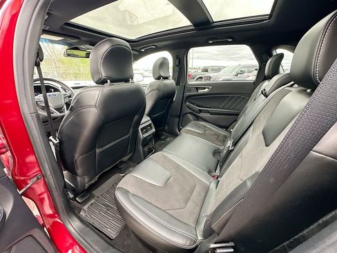 Used 2019 Ford Edge ST w/ Equipment Group 401A image 4