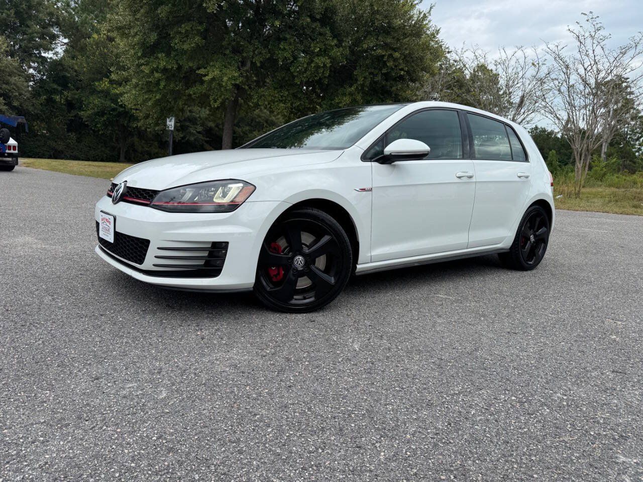 Used 2016 Volkswagen GTI SE w/ Lighting Package (SEL) FWD image 6