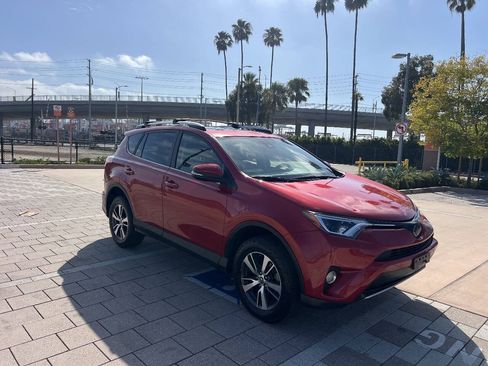 Used 2016 Toyota RAV4 XLE w/ Convenience Package FWD image 5