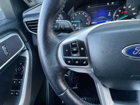 Used 2023 Ford Explorer XLT w/ Equipment Group 202A image 28