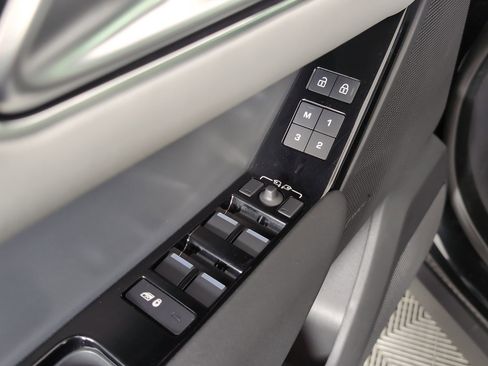 Certified 2025 Land Rover Range Rover Velar S image 20