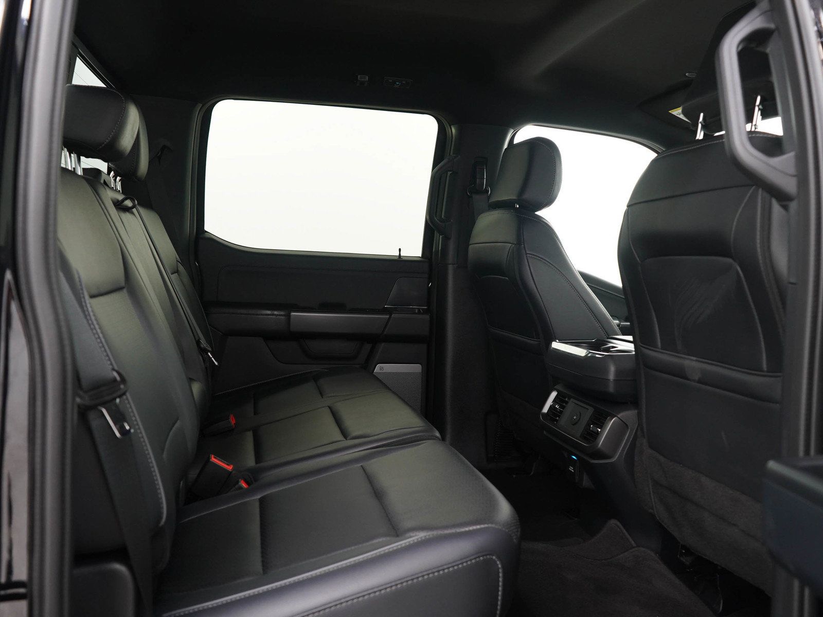 Used 2025 Ford F150 Lariat AWD/4WD image 14