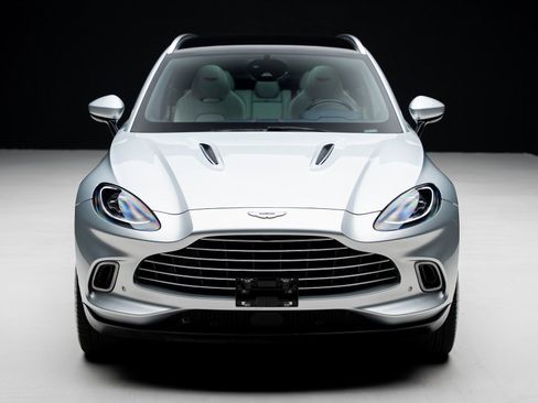 Used 2022 Aston Martin DBX image 5