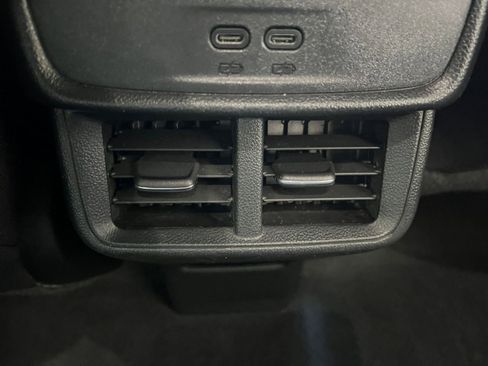 Used 2025 Chevrolet Equinox LT image 23