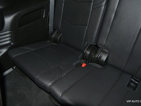 Used 2018 Cadillac Escalade Premium Luxury image 30