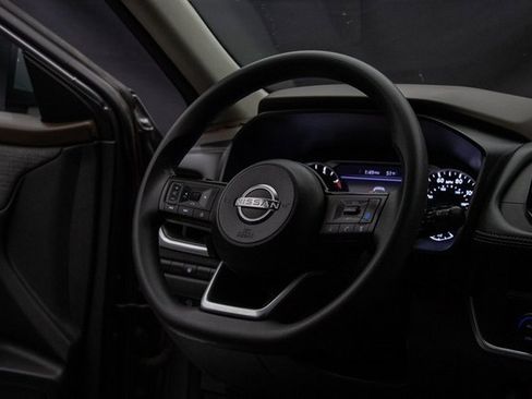 Used 2023 Nissan Rogue SV image 14