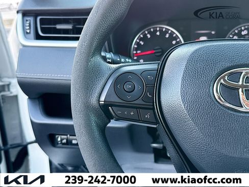 Used 2020 Toyota RAV4 XLE image 34