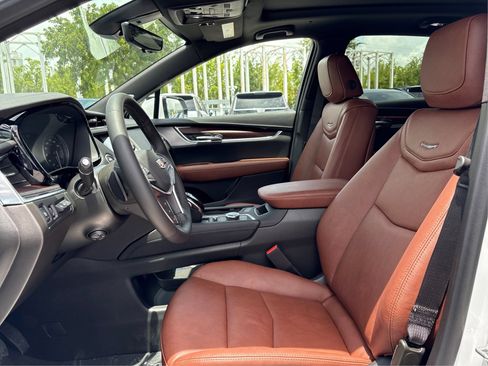 New 2026 Cadillac XT5 Premium Luxury FWD image 9